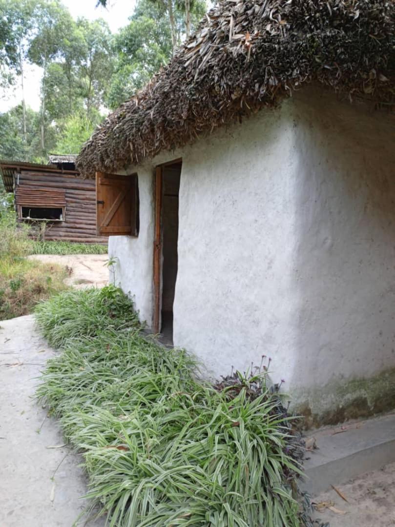 Om Hostel Bunyonyi Kabale Εξωτερικό φωτογραφία