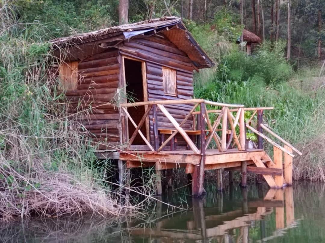 Om Hostel Bunyonyi Kabale Εξωτερικό φωτογραφία