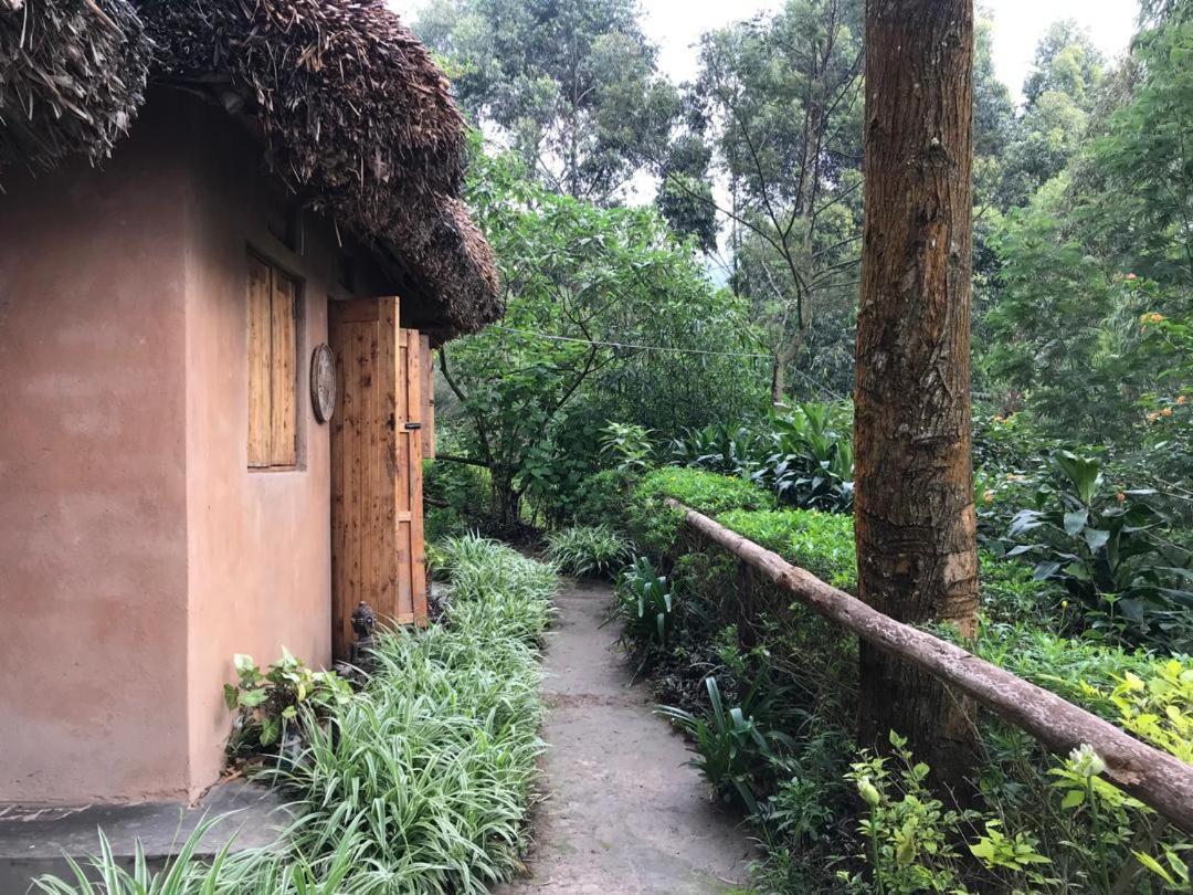 Om Hostel Bunyonyi Kabale Εξωτερικό φωτογραφία