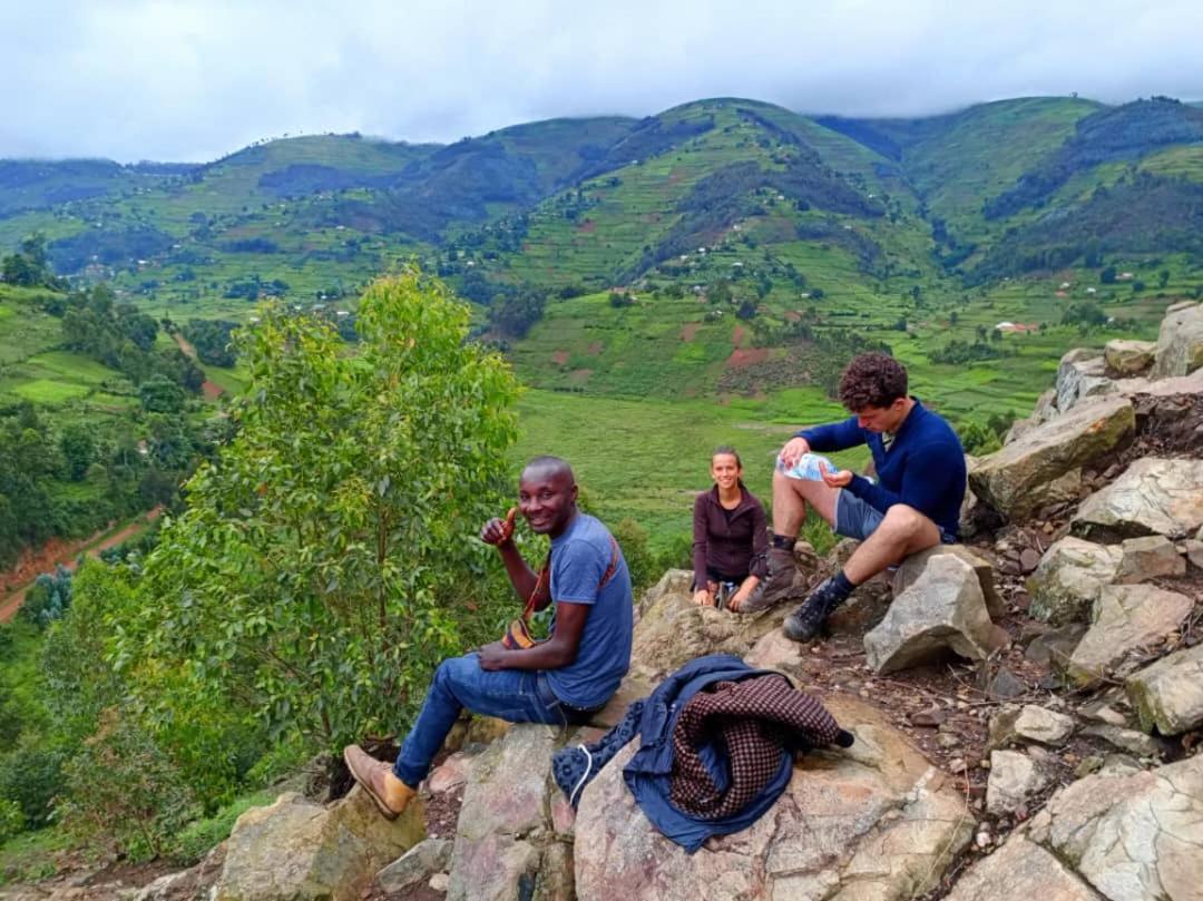 Om Hostel Bunyonyi Kabale Εξωτερικό φωτογραφία