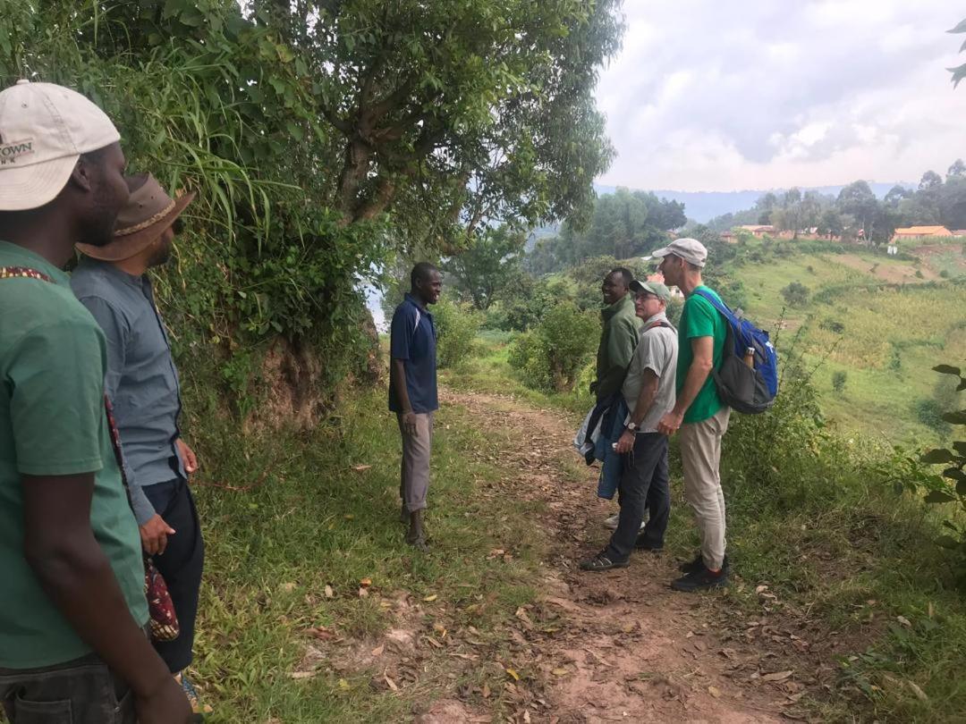 Om Hostel Bunyonyi Kabale Εξωτερικό φωτογραφία